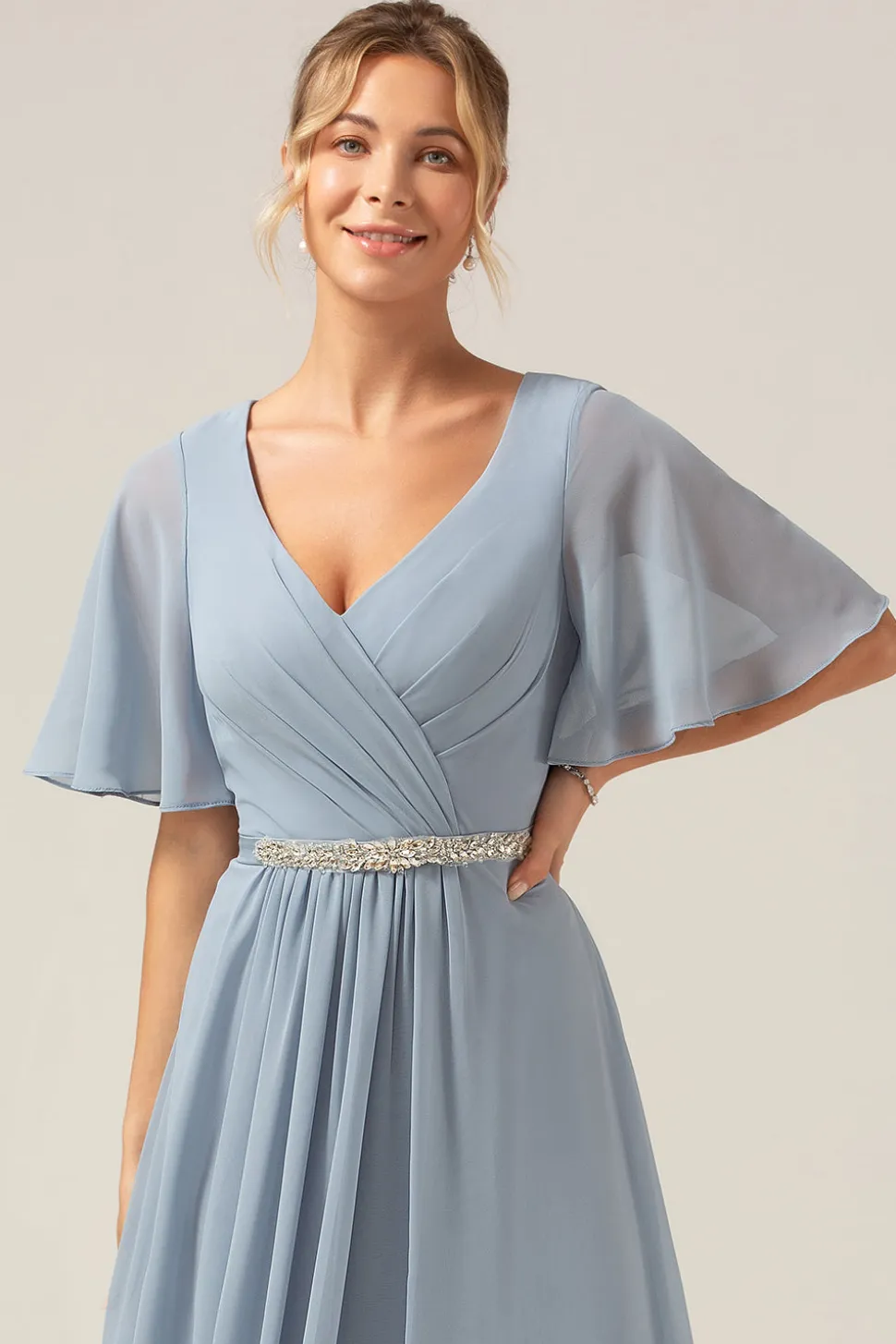 Azul Empoeirado A-Line V Pescoço mangas curtas Chiffon vestido de dama de honra