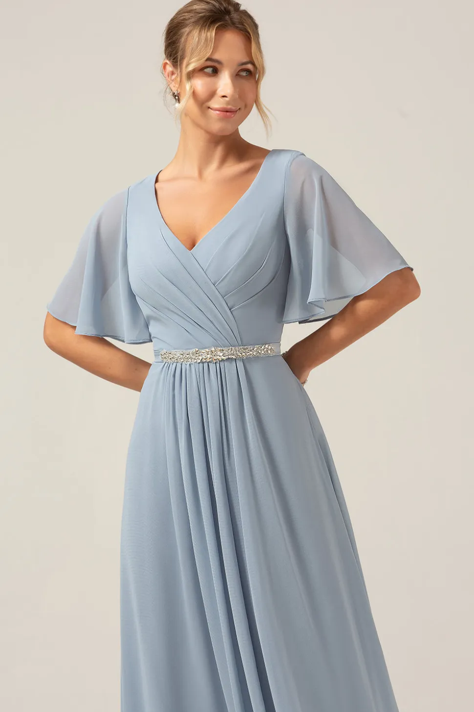 Azul Empoeirado A-Line V Pescoço mangas curtas Chiffon vestido de dama de honra
