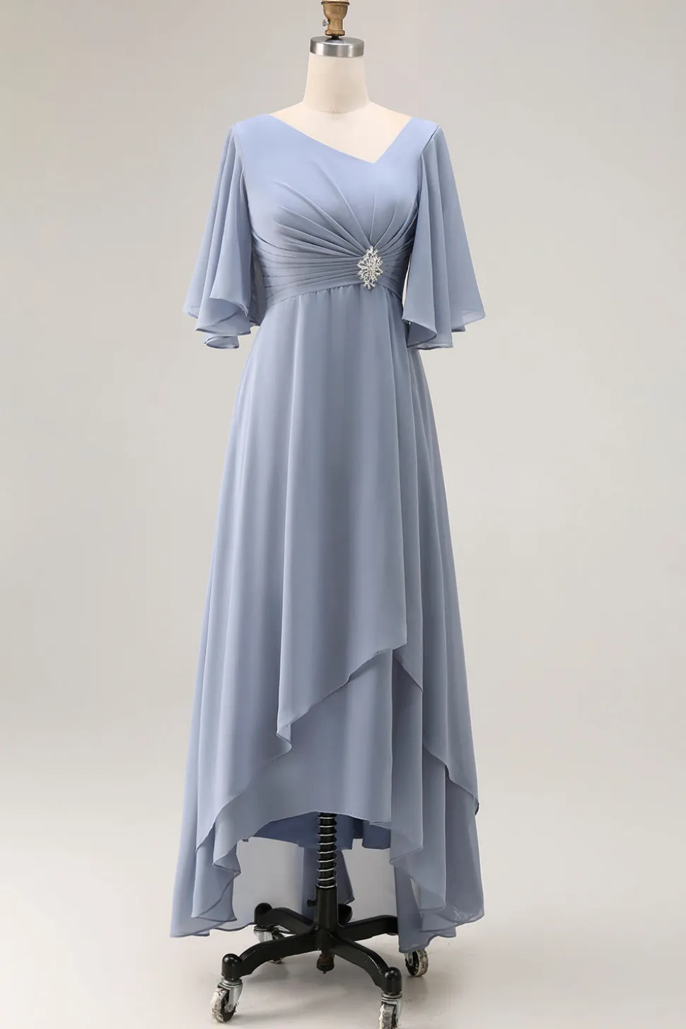Azul empoeirado Uma linha de pescoço assimétrico mãe do vestido de noiva com mangas