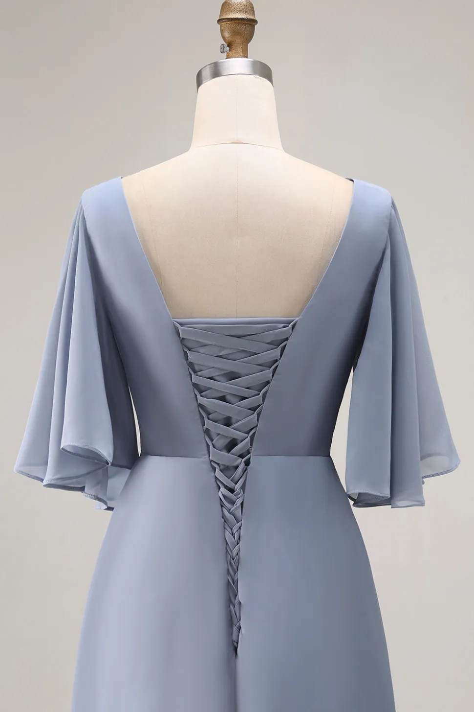 Azul empoeirado Uma linha de pescoço assimétrico mãe do vestido de noiva com mangas
