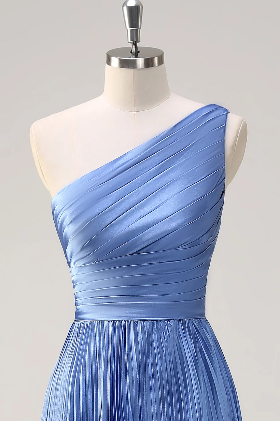 Azul Uma linha de um ombro plissado longo vestido de dama de honra com fenda de babados