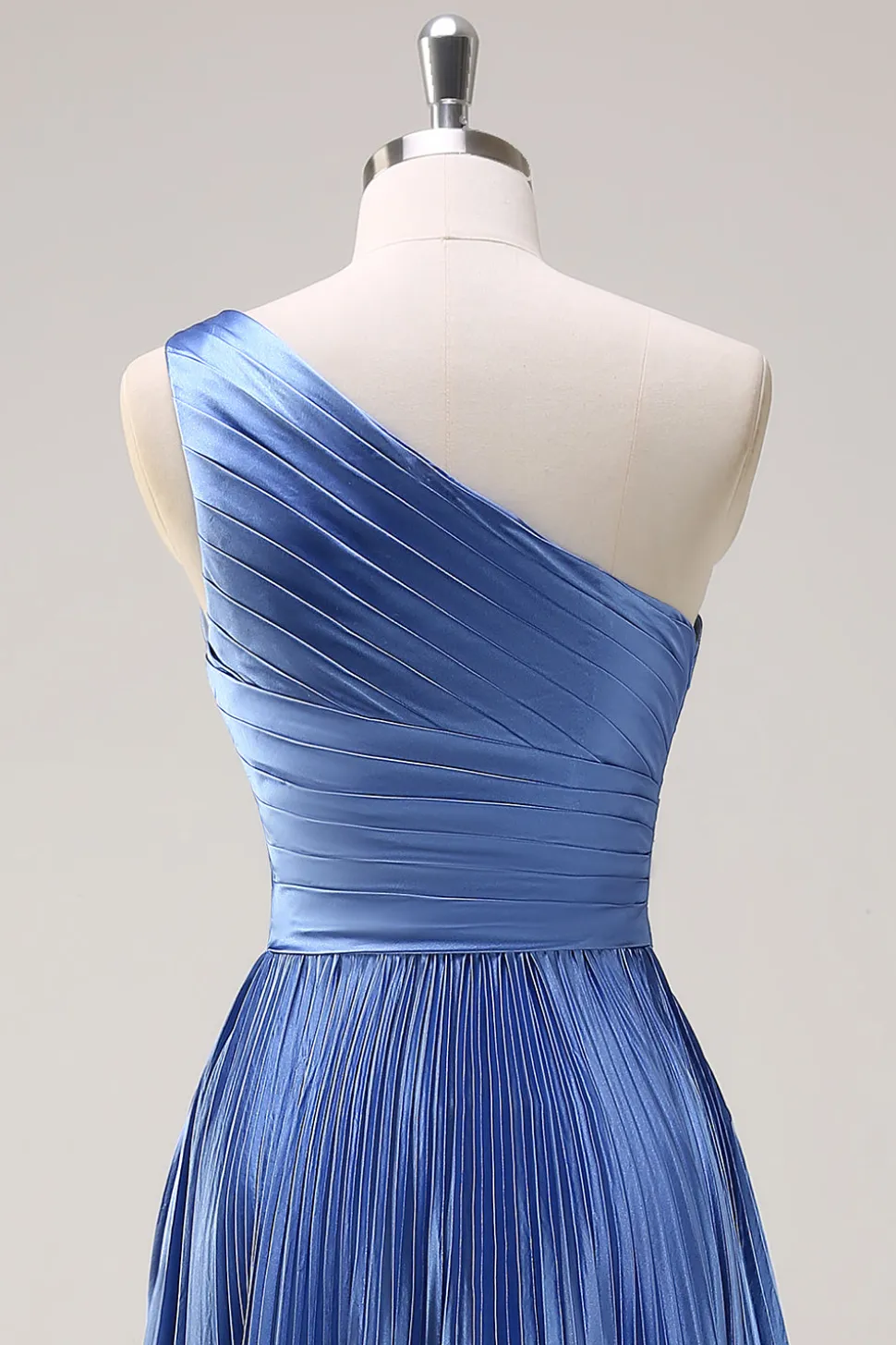 Azul Uma linha de um ombro plissado longo vestido de dama de honra com fenda de babados