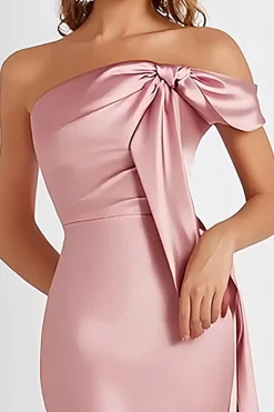 Bainha de cetim rosa plissado sem alças vestido formal