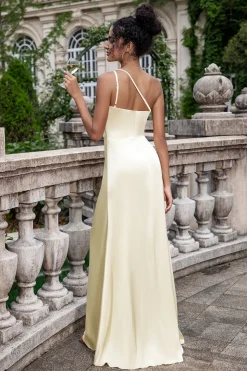 Bainha de champanhe um ombro longo vestido de dama de honra com fenda