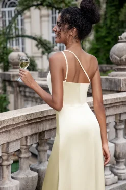 Bainha de champanhe um ombro longo vestido de dama de honra com fenda