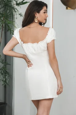 Bainha de peito único renda-up vestido branco pequeno com mangas puff