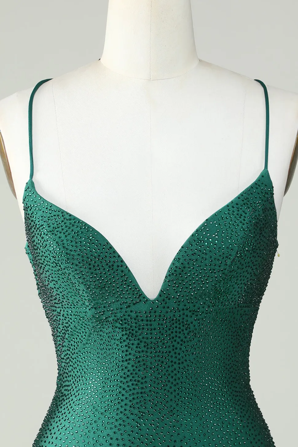 Bainha Espaguete Alças Verde Escuro Vestido Curto Homecoming com Missangas