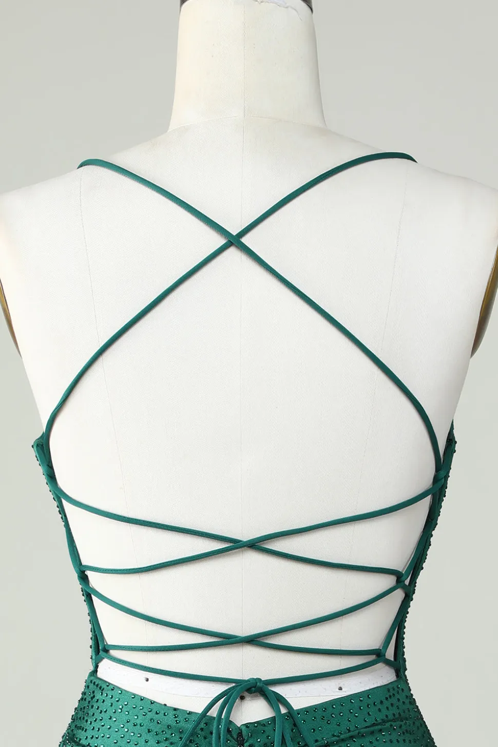 Bainha Espaguete Alças Verde Escuro Vestido Curto Homecoming com Missangas