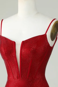 Bainha Espaguete Alças Vermelho Vestido Curto Homecoming com Missangas