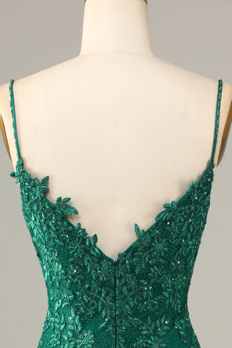 Bainha Espaguete Alças Verde Escuro Vestido Curto Homecoming com Apliques