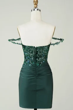Bainha Única Fora do Ombro Verde Escuro Vestido Curto Homecoming com Apliques