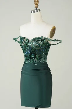 Bainha Única Fora do Ombro Verde Escuro Vestido Curto Homecoming com Apliques
