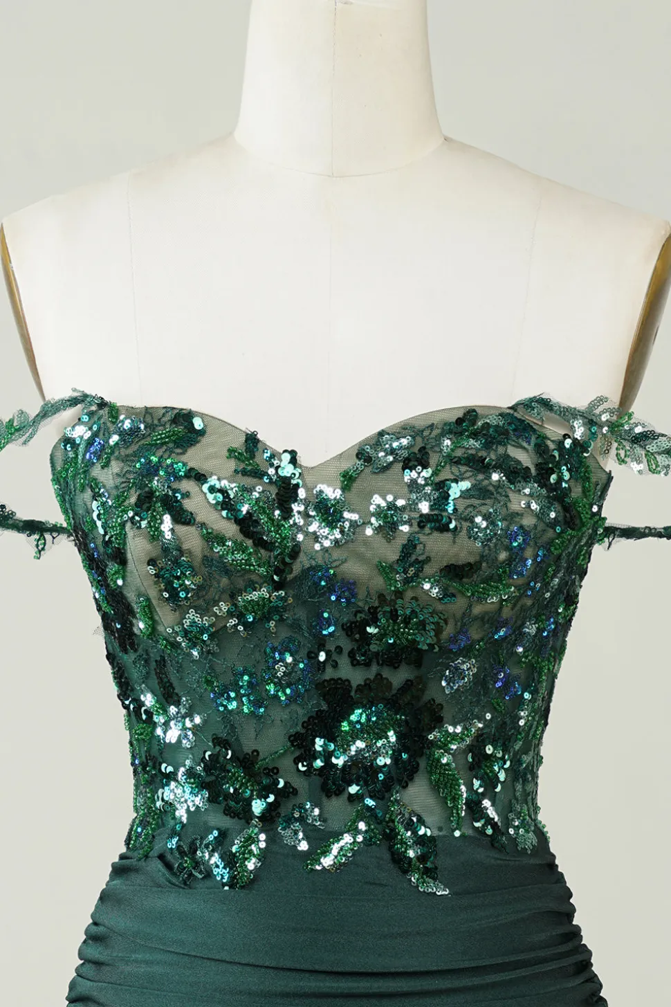 Bainha Única Fora do Ombro Verde Escuro Vestido Curto Homecoming com Apliques