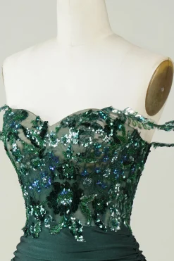 Bainha Única Fora do Ombro Verde Escuro Vestido Curto Homecoming com Apliques