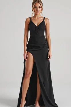 Bainha preta espaguete alças vestido de noite com fenda