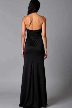 Bainha preta simples Halter longo vestido formal com fenda