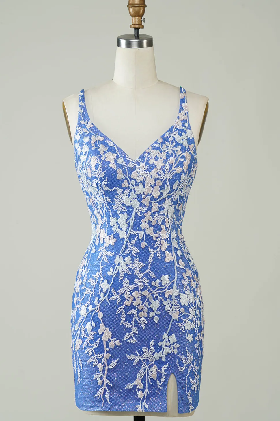 Bainha V Pescoço Azul Vestido Curto Homecoming com Appliques Criss Cross Back