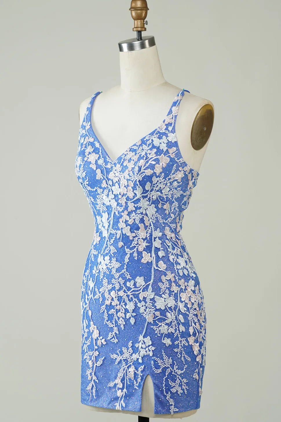 Bainha V Pescoço Azul Vestido Curto Homecoming com Appliques Criss Cross Back