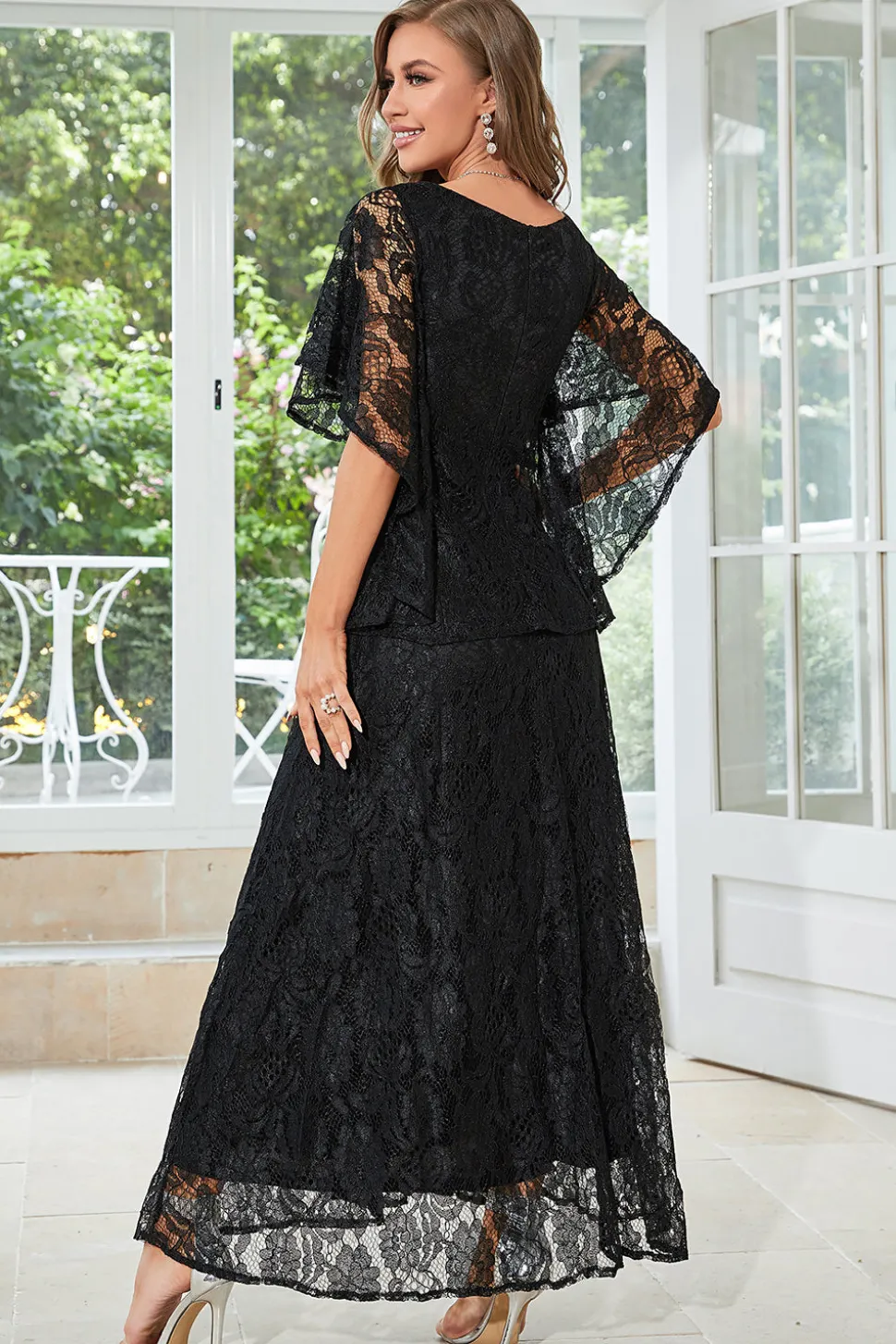 Black Lace A-line Round Neck mangas curtas Mãe do vestido da noiva