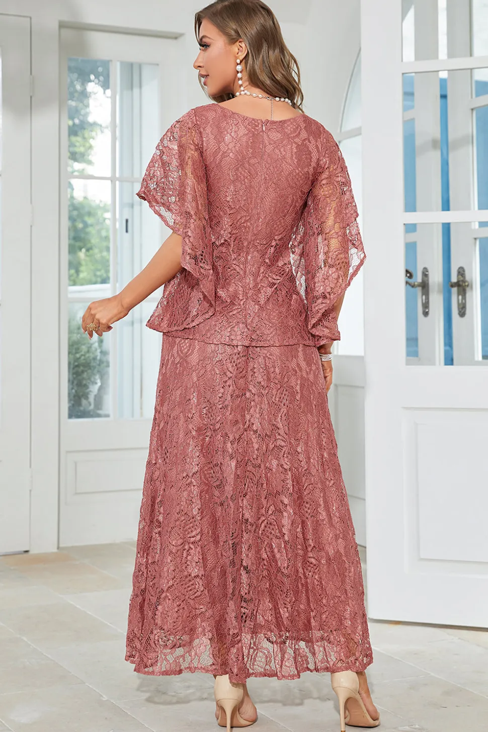 Black Lace A-line Round Neck mangas curtas Mãe do vestido da noiva