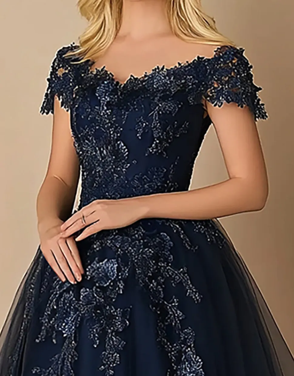 Black Tie Navy A-Line V-neck Tulle Longo Mãe do Vestido da Noiva com Mangas Curtas