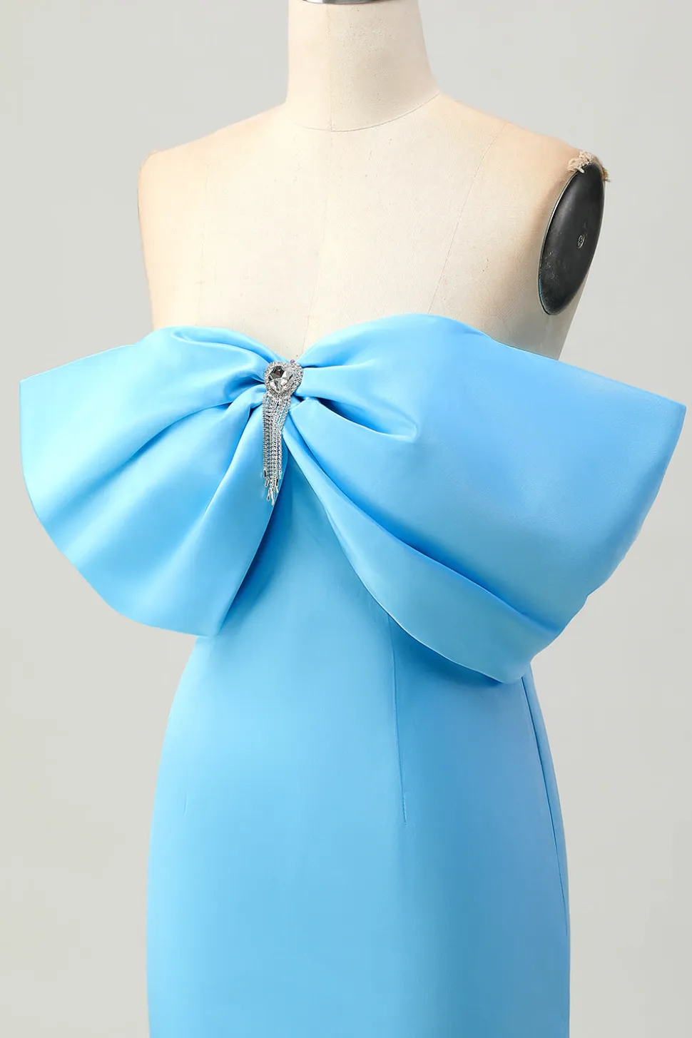 Blue Strapless Ruched Tight Homecoming Dress com renda-up para trás