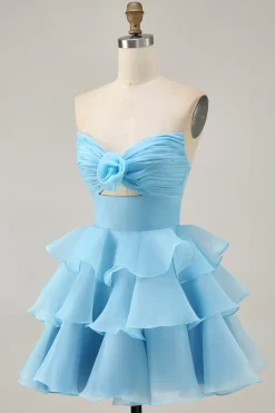 Blush A-Line Strapless Tiered Homecoming Dress com flores 3D