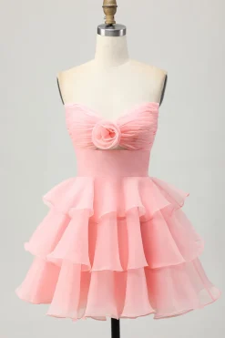 Blush A-Line Strapless Tiered Homecoming Dress com flores 3D