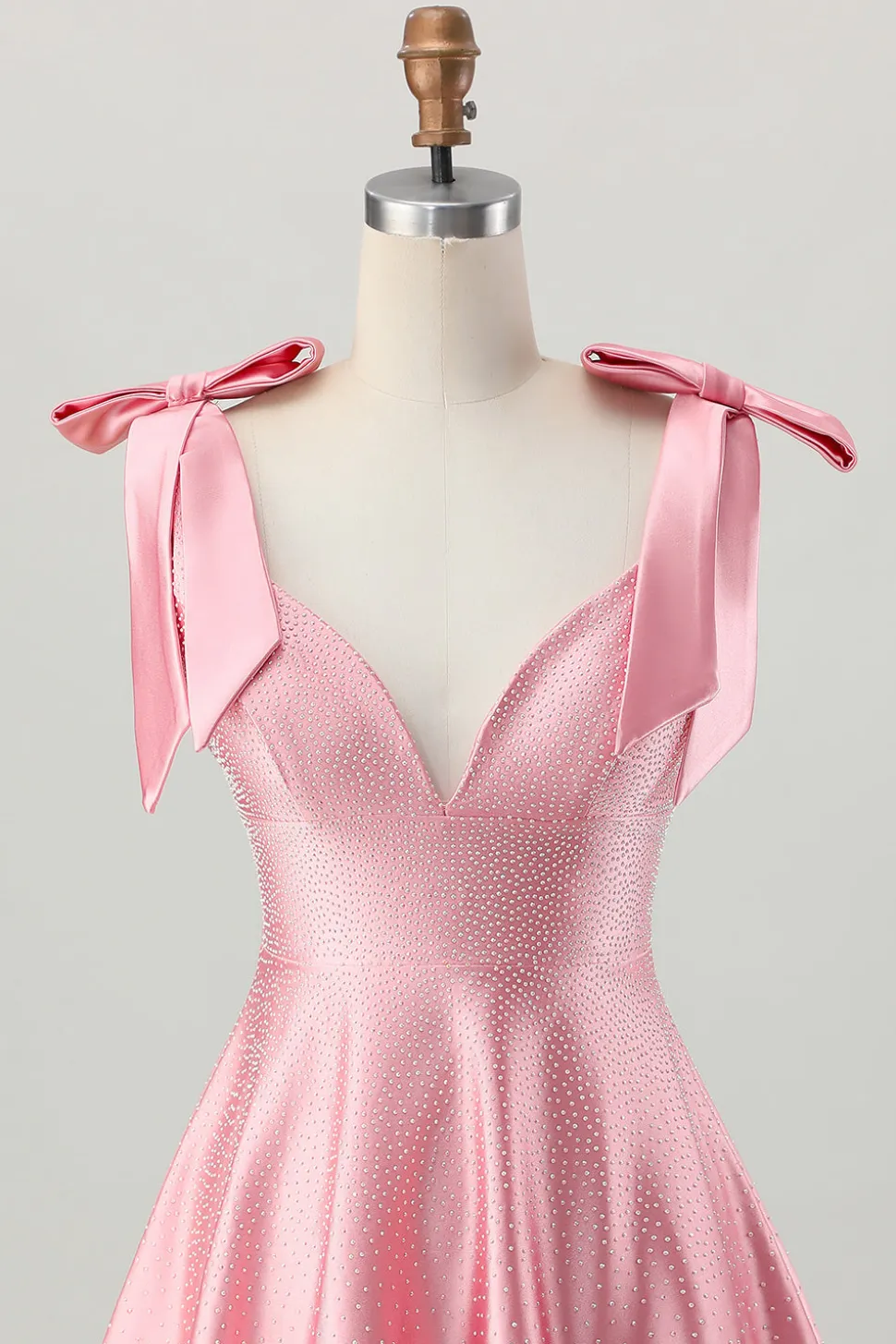 Blush Rosa Uma Linha V-Neck Cetim Homecoming Dress com laços