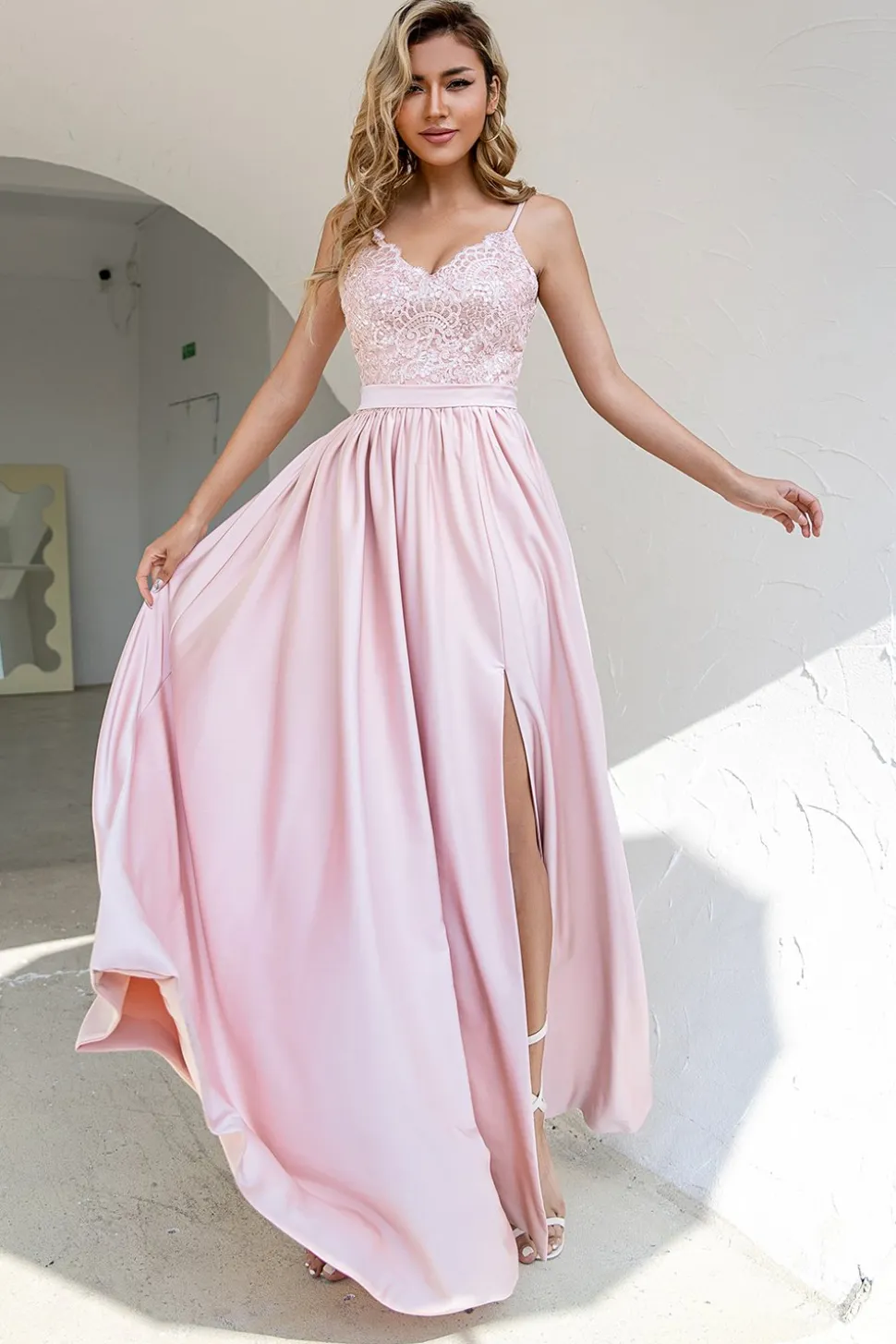 Blush Sequins Vestido de baile com fenda
