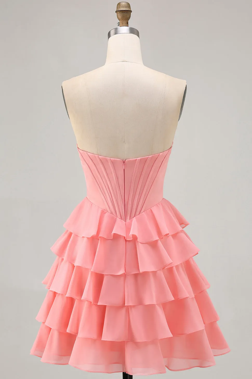 Blush Tiered Uma linha Strapless Short Homecoming Dress