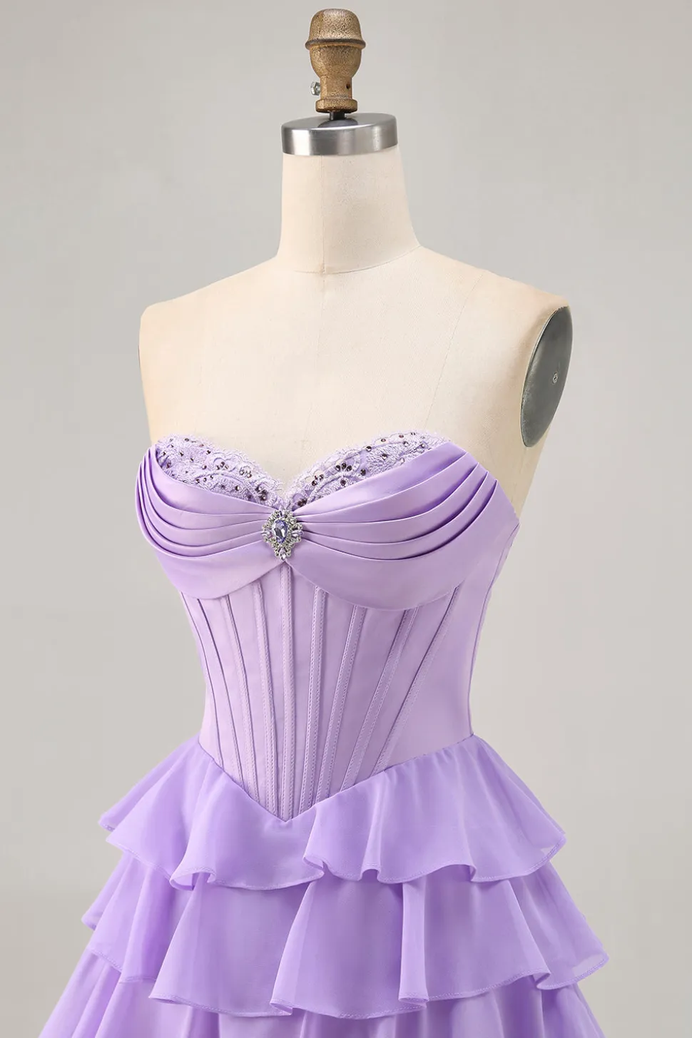 Blush Tiered Uma linha Strapless Short Homecoming Dress