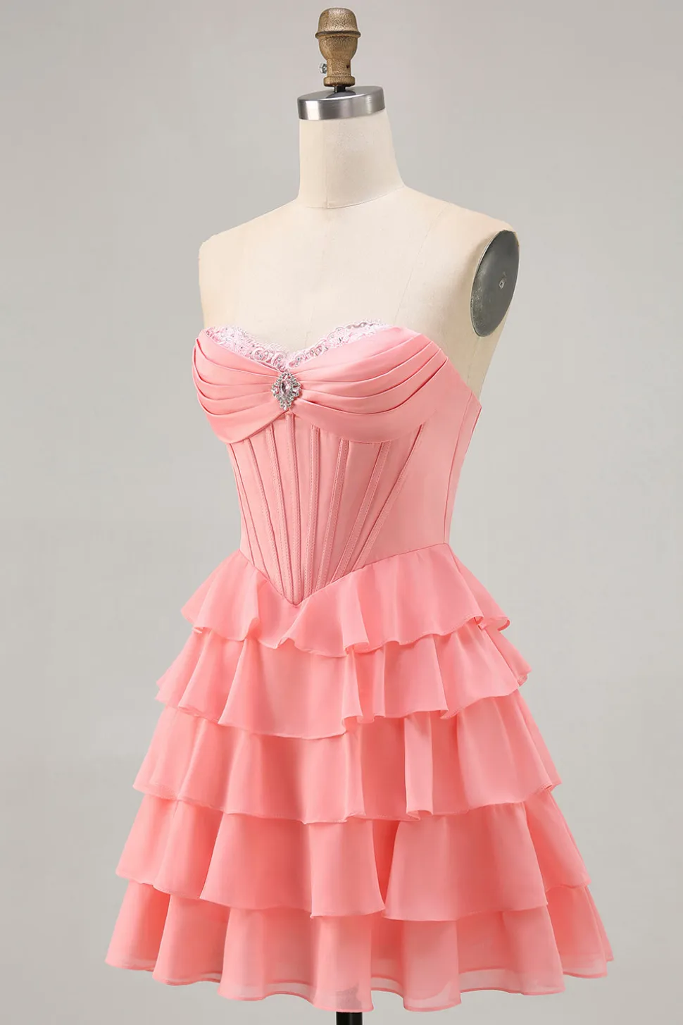 Blush Tiered Uma linha Strapless Short Homecoming Dress