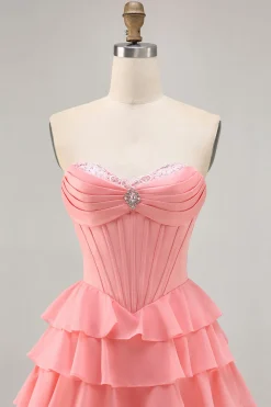 Blush Tiered Uma linha Strapless Short Homecoming Dress