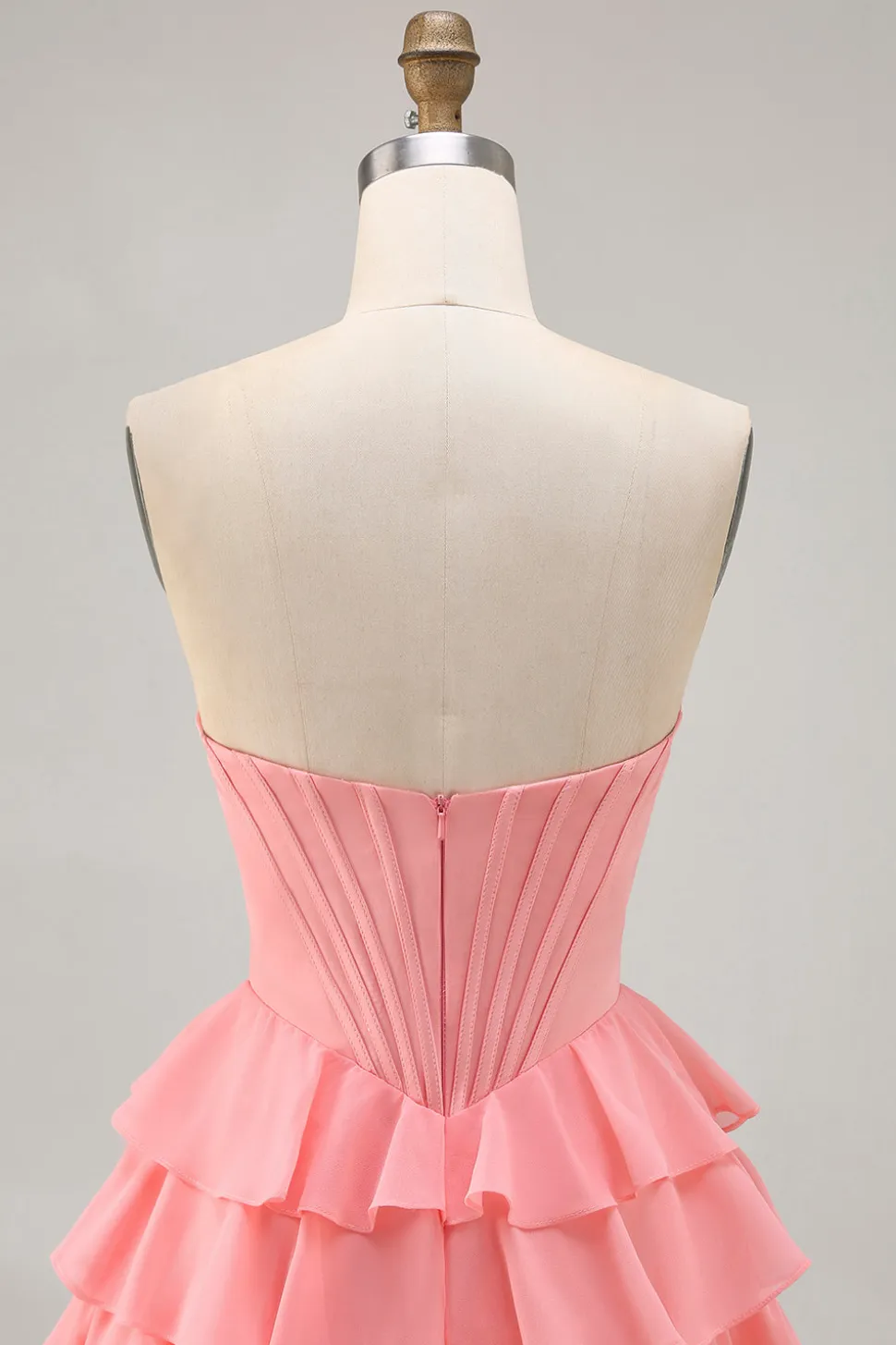Blush Tiered Uma linha Strapless Short Homecoming Dress