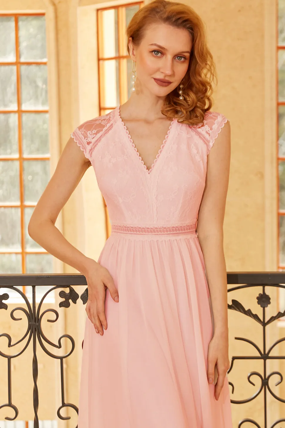 Blush V Pescoço Lace Vestido de dama de honra