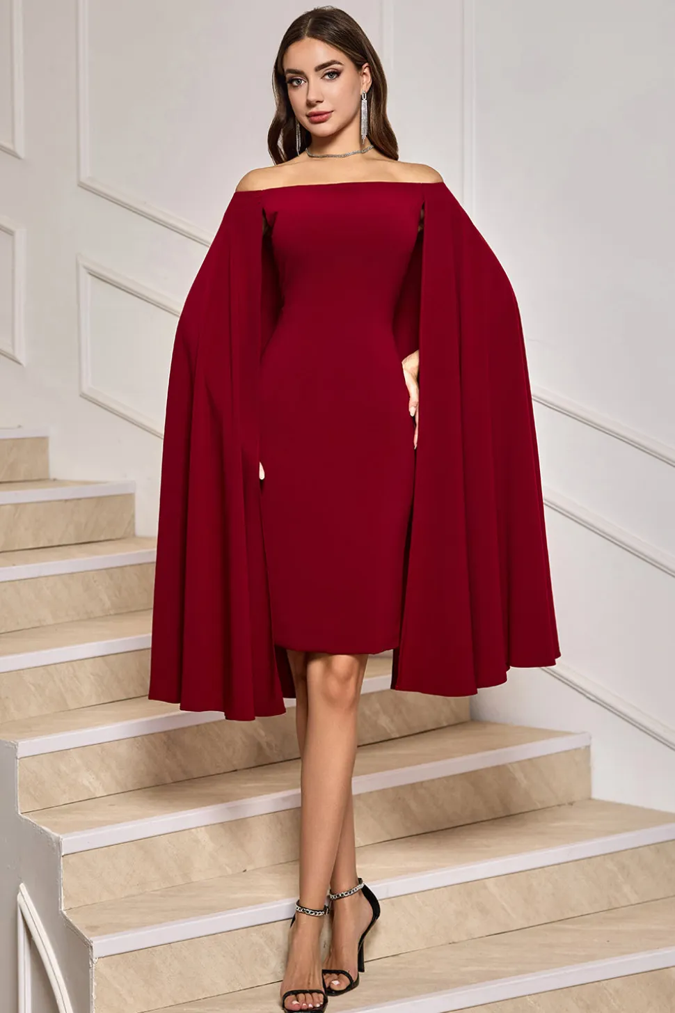 Bodycon Borgonha fora do ombro midi vestido de cocktail com mangas de capa