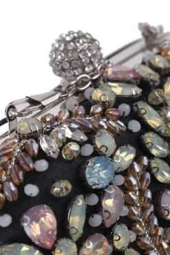 Bolsa preta delicada com strass