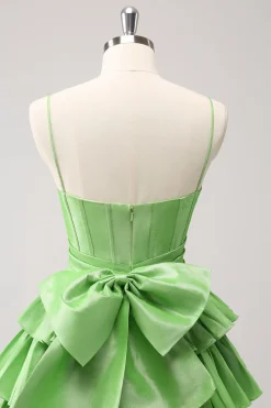 Bonito A Line Corset Verde plissado Tiered Short Homecoming Dress com laços