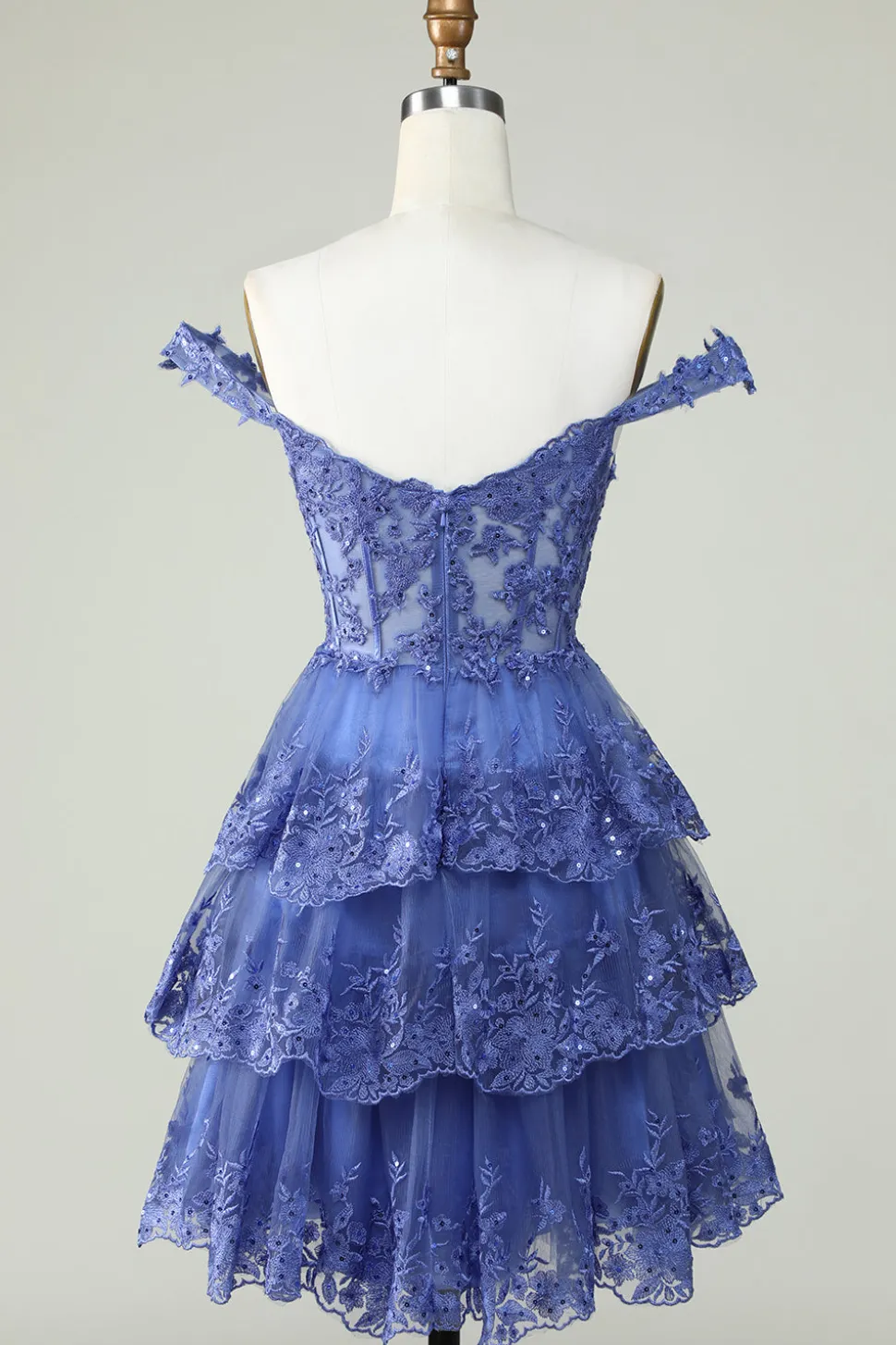 Bonito A Line Dark Blue Corset Tiered Short Homecoming Dress com renda