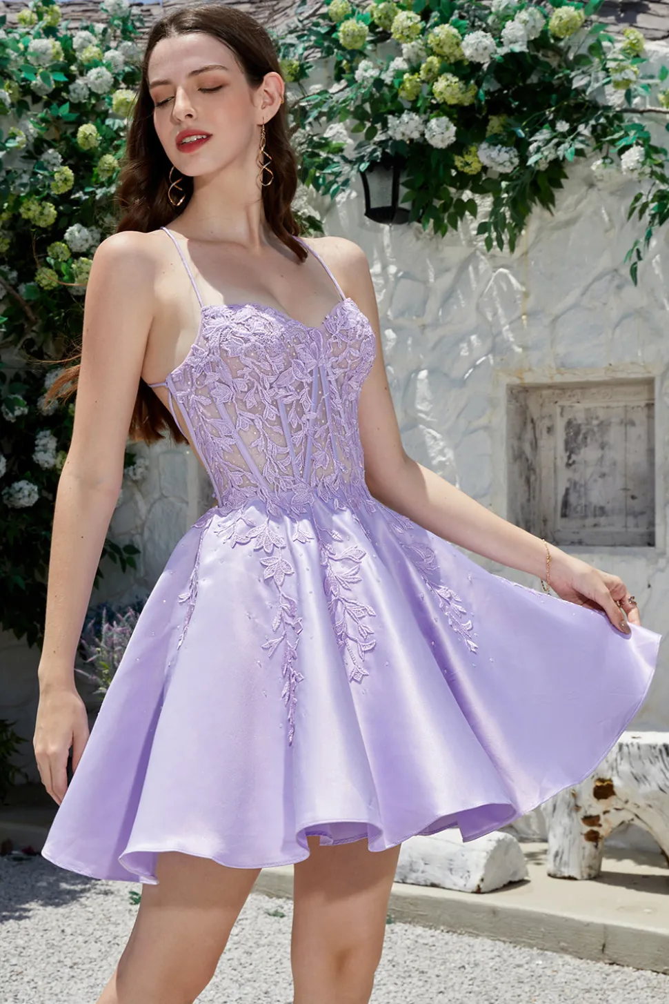 Bonito A Line Spaghetti Correias Purple Corset Homecoming Dress com Criss Cross Back