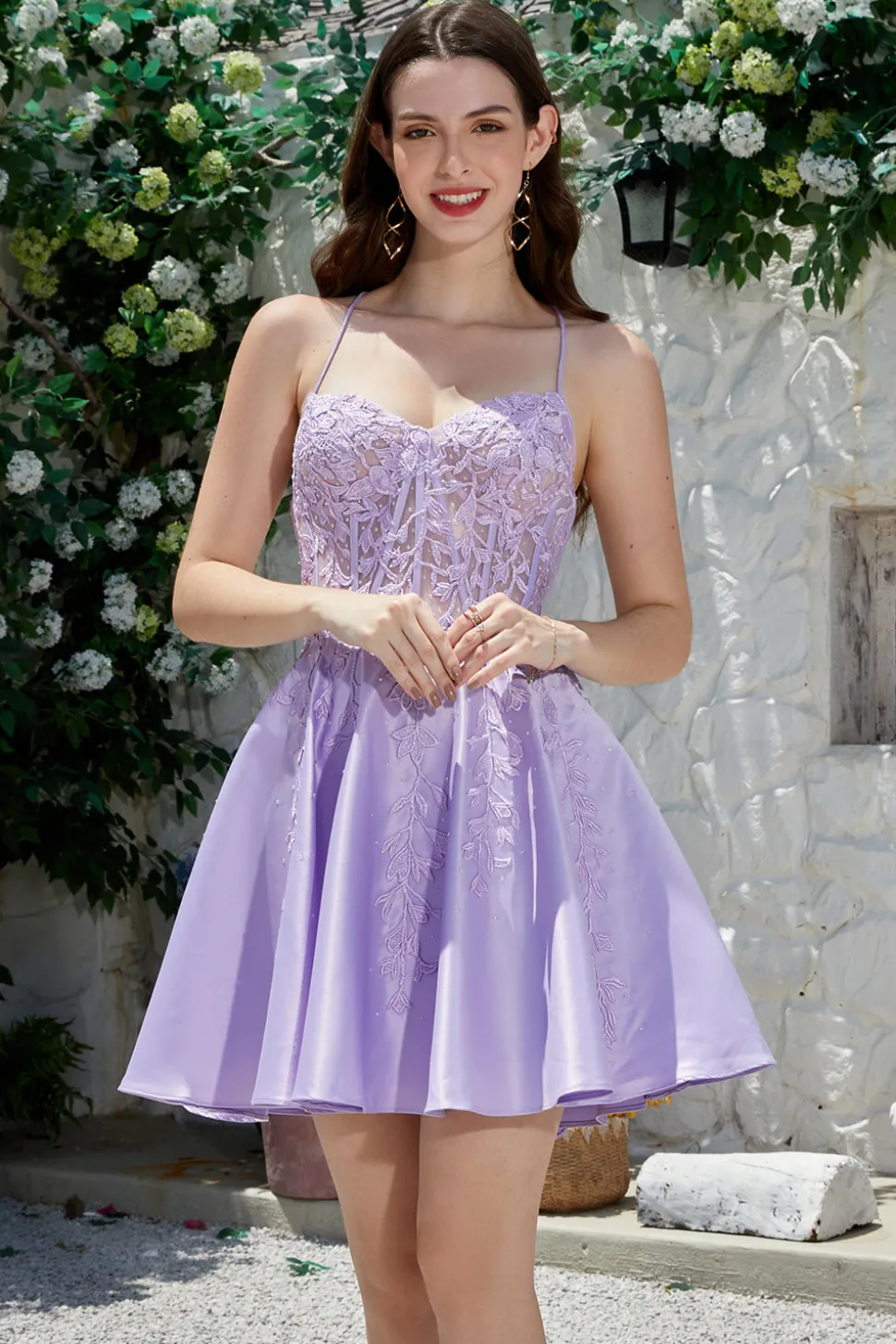 Bonito A Line Spaghetti Correias Purple Corset Homecoming Dress com Criss Cross Back