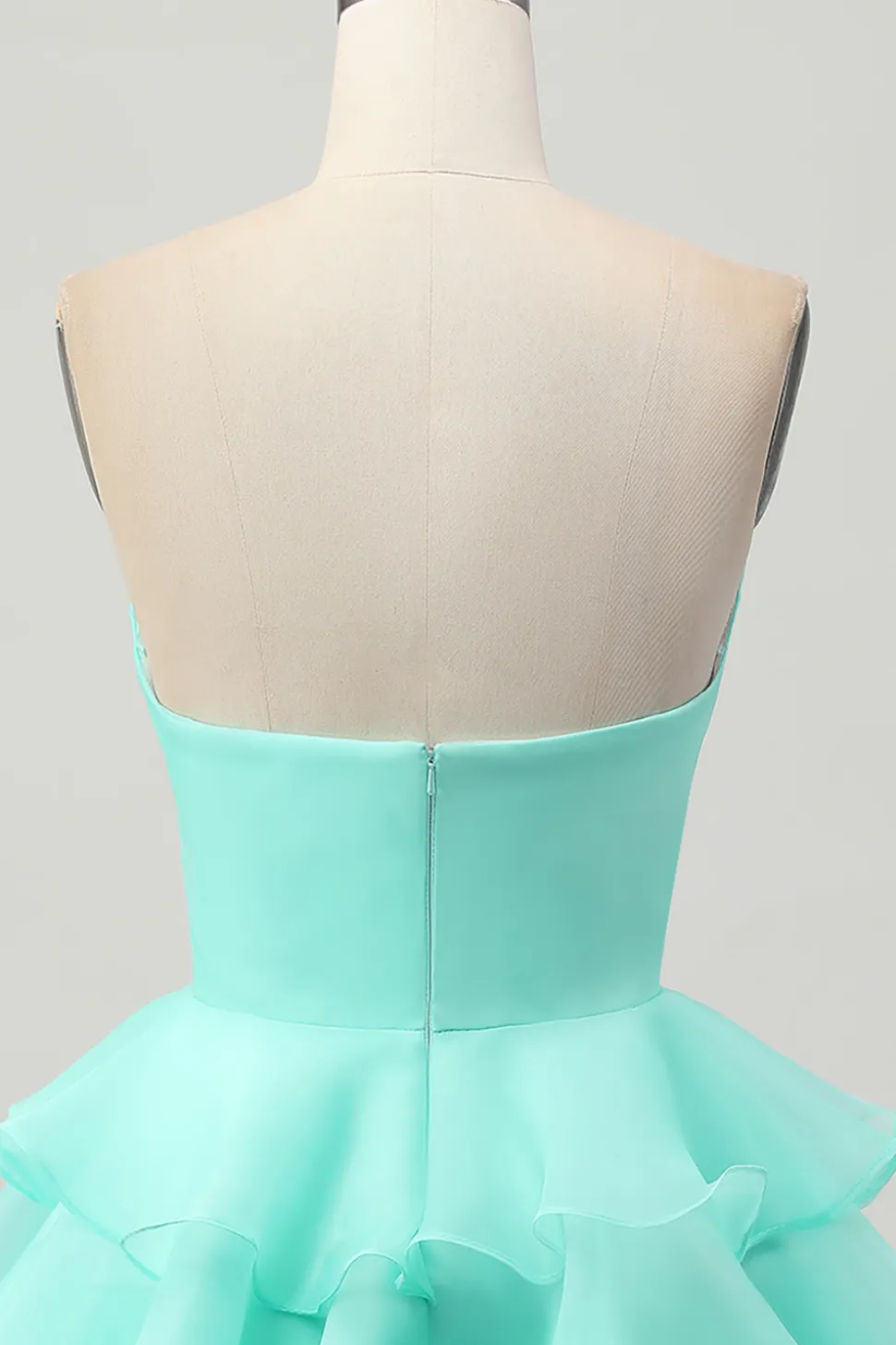 Bonito A-line Strapless Cut out Tiered Verde Vestido Curto Homecoming