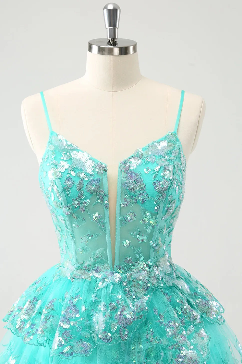 Bonito Brilhante A-Line Verde Esparguete Correias Tiered Homecoming Dress com Sequins
