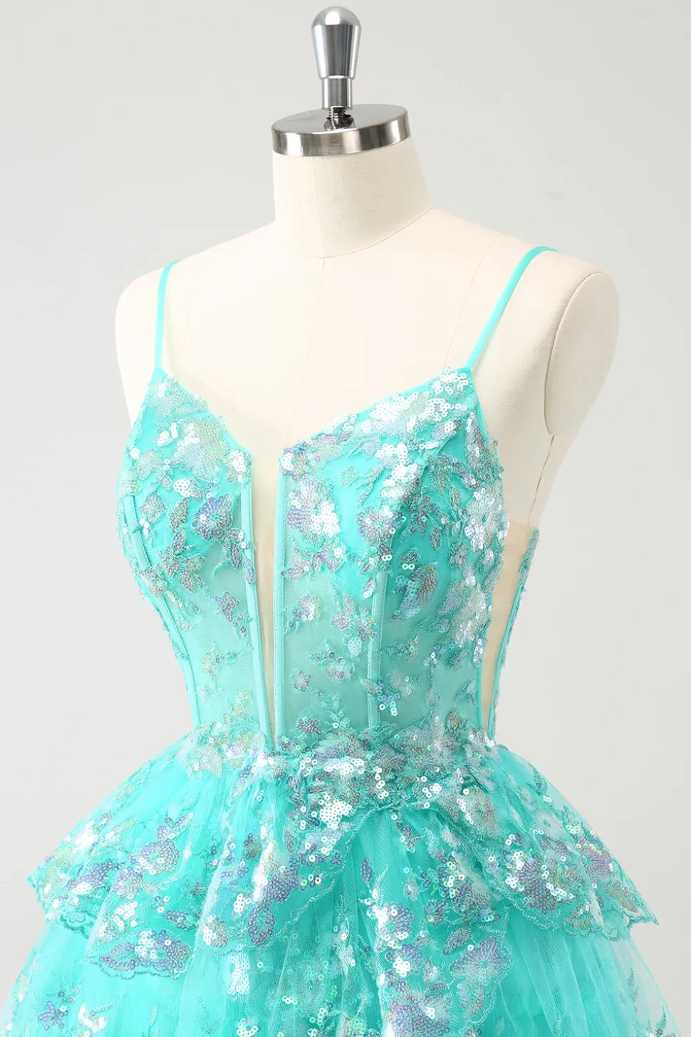 Bonito Brilhante A-Line Verde Esparguete Correias Tiered Homecoming Dress com Sequins