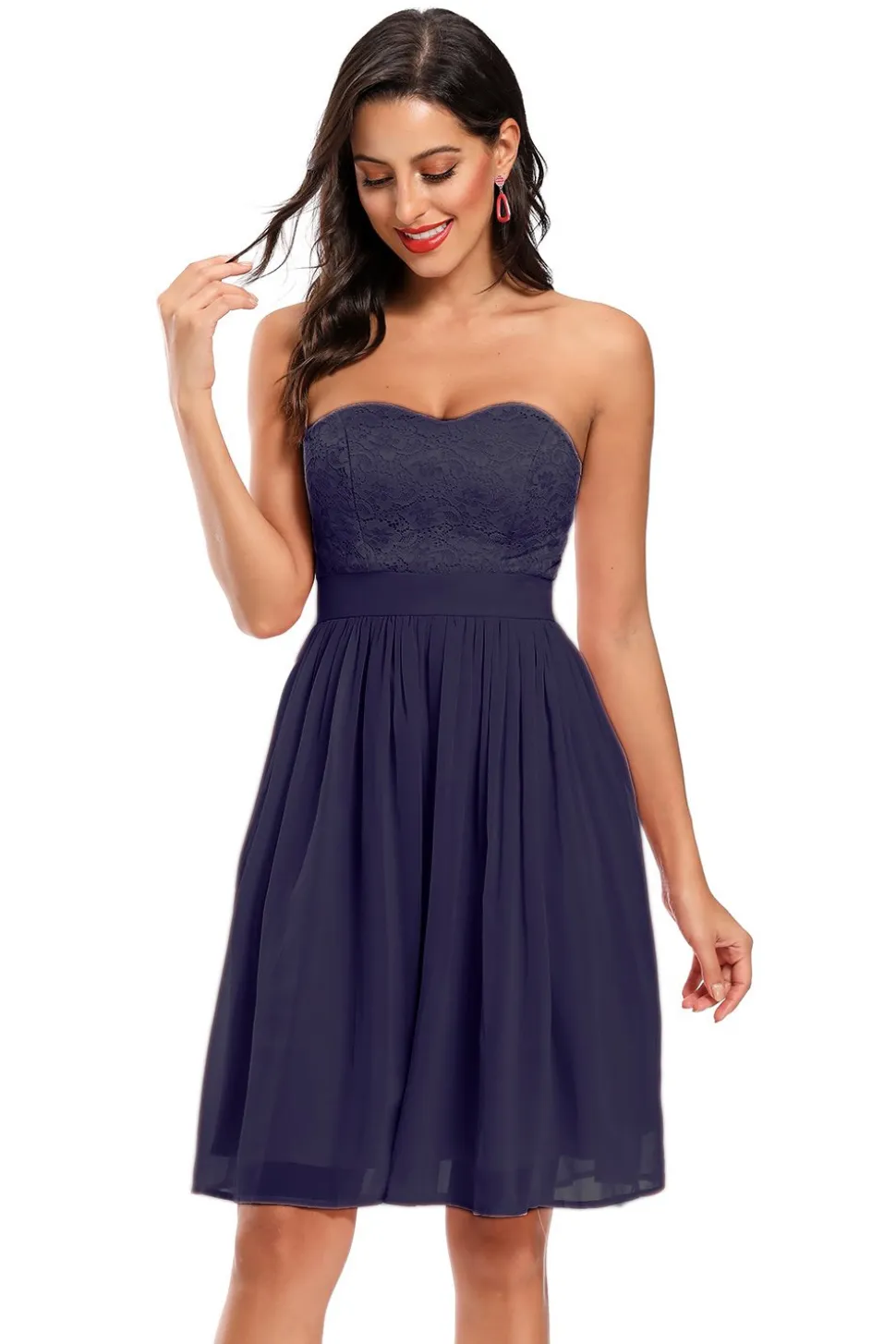 Bonito um vestido de festa de festa de namorado de linha