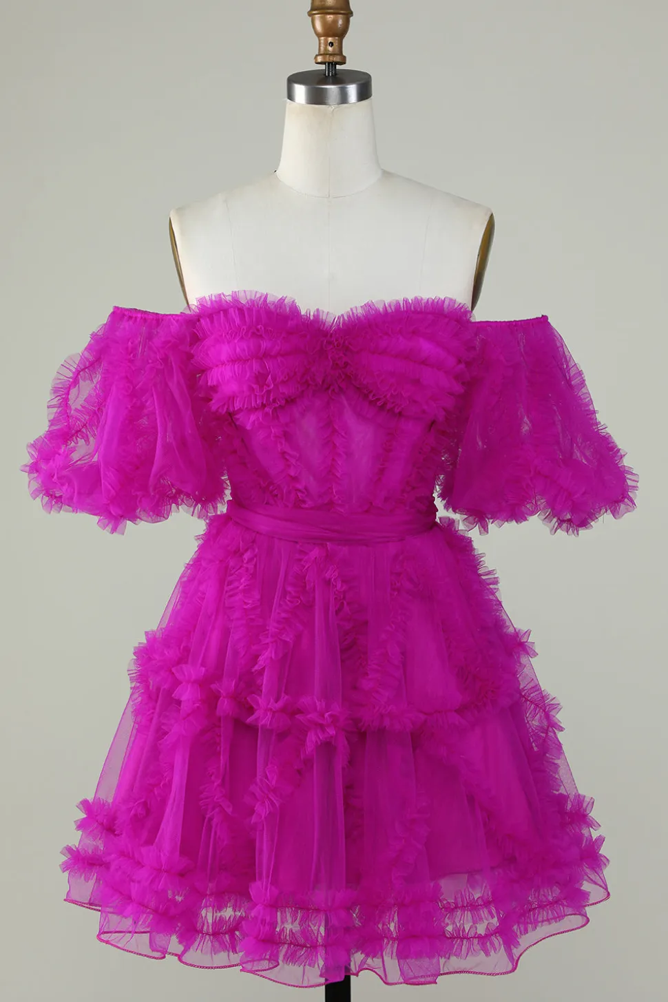 Bonito uma linha fora do ombro rosa tule Homecoming Dress