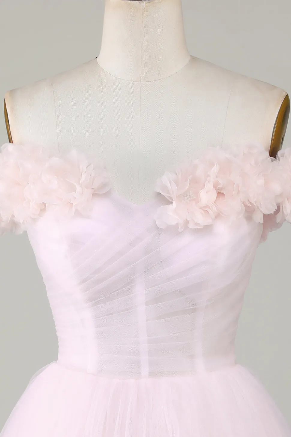 Bonito uma linha fora do ombro rosa curto homecoming vestido com flores