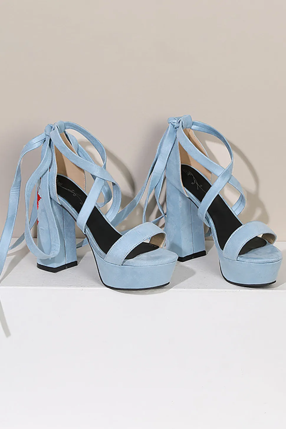 Bordado Preto Feminino Strappy Chunky Heel Open Toe Sandálias Shoes