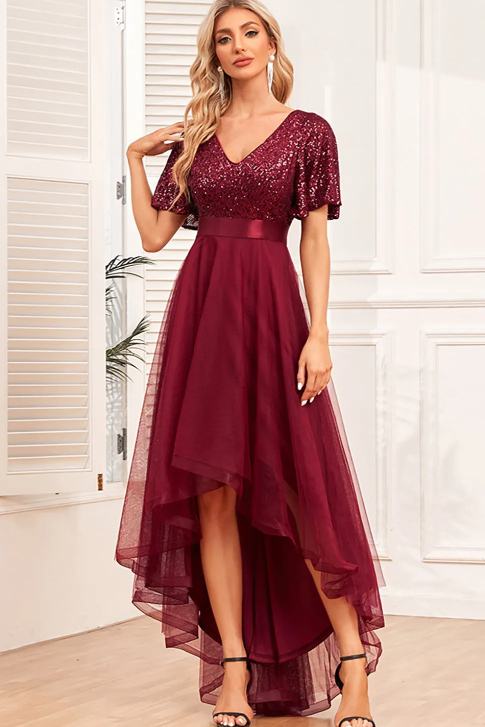 Borgonha A-Line V Pescoço mangas curtas alto baixo vestido de baile